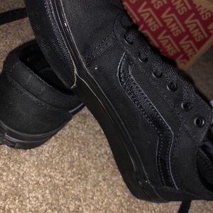 Boys Black Vans sz 2